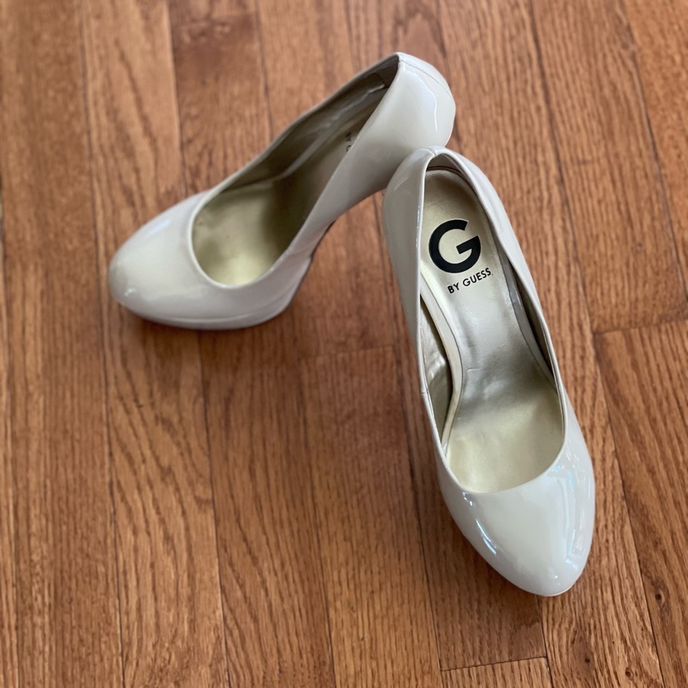 Guess High Heeled Pumps